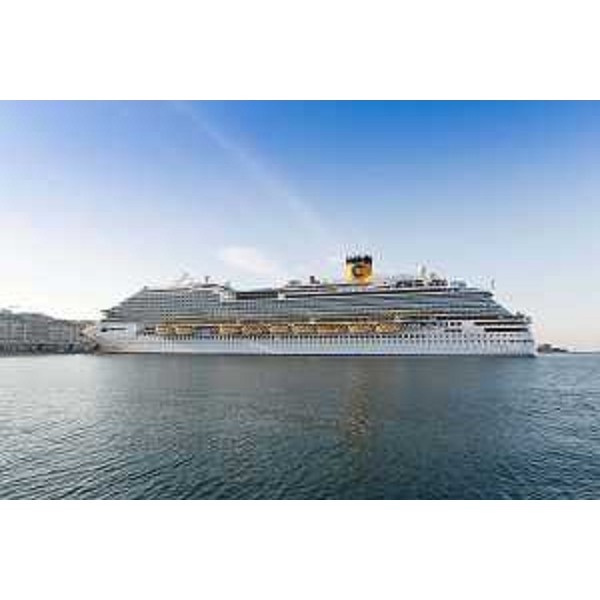 Costa Diadema, "Regina del Mediterraneo", nuova ammiraglia di Costa Crociere attraccata oggi a Trieste, primo Porto raggiunto dalla nave dopo la partenza dallo stabilimento Fincantieri di Marghera (VE) dove è stata costruita - Stazione Marittima, Trieste 31/10/2014