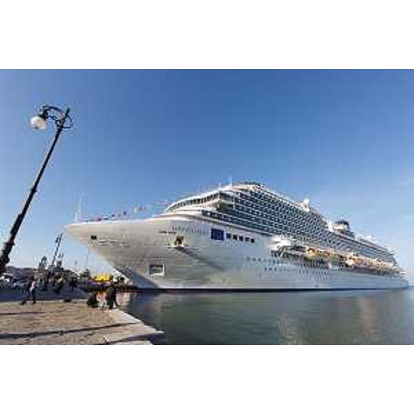 Costa Diadema, "Regina del Mediterraneo", nuova ammiraglia di Costa Crociere attraccata oggi a Trieste, primo Porto raggiunto dalla nave dopo la partenza dallo stabilimento Fincantieri di Marghera (VE) dove è stata costruita - Stazione Marittima, Trieste 31/10/2014