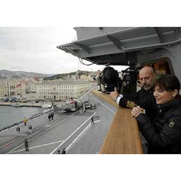 L'ammiraglio Giuseppe De Giorgi (Capo di Stato Maggiore Marina Militare) e Debora Serracchiani (Presidente Regione Friuli Venezia Giulia) a bordo della Portaerei Cavour, Nave Ammiraglia della Marina Militare Italiana - Trieste 04/11/2014