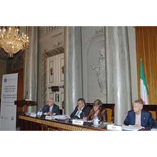 Riccardo Illy (Presidente Regione Friuli Venezia Giulia) al convegno su "Terza economia - Sempre più valore dalla terza età" organizzato nella sede della Camera di Commercio di Trieste dalla Fondazione Socialità e Ricerche e dall'Istituto Triestino Interventi Sociali-ITIS. (Trieste 17/09/07)