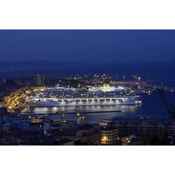 Costa Diadema, "Regina del Mediterraneo", nuova ammiraglia di Costa Crociere attraccata alla Stazione Marittima, primo Porto raggiunto dalla nave dopo la partenza dallo stabilimento Fincantieri di Marghera (VE) dove è stata costruita - Trieste 01/11/2014