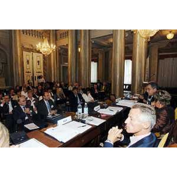 Riccardo Illy (Presidente Regione Friuli Venezia Giulia) al convegno su "Terza economia - Sempre più valore dalla terza età" organizzato nella sede della Camera di Commercio di Trieste dalla Fondazione Socialità e Ricerche e dall'Istituto Triestino Interventi Sociali-ITIS. (Trieste 17/09/07)