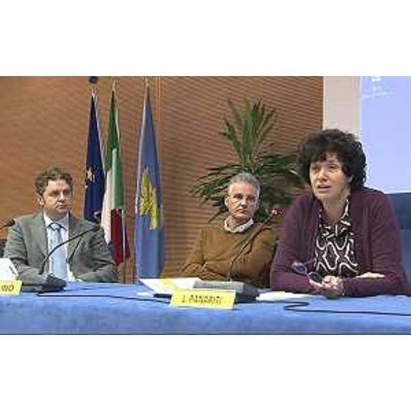 Loredana Panariti (Assessore regionale Lavoro, Formazione, Politiche giovanili) alla presentazione del Catalogo regionale e internazionale del Progetto "go&learn" [Lifelong Learning Programme (LLP) 2011 "Leonardo da Vinci Programme - Multilateral Networks"] per "La scoperta economica del territorio attraverso seminari e visite in azienda", nell'Auditorium della Regione FVG - Udine 05/11/2014