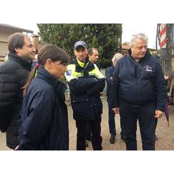 Alberto Comand (Sindaco Mortegliano), Debora Serracchiani (Presidente Regione Friuli Venezia Giulia) e Guglielmo Berlasso (Direttore Protezione civile FVG) in sopralluogo sulle sponde del Cormor - Mortegliano 12/11/2014
