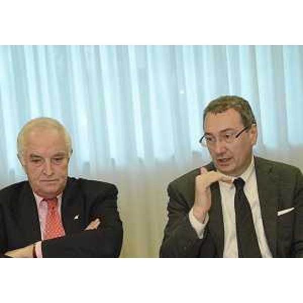 Enzo Cainero (Manager sportivo) e Sergio Bolzonello (Vicepresidente Regione FVG e assessore regionale Attività produttive) alla presentazione del "gemellaggio" tra il sacro Monte Fuji, nella prefettura di Shizuoka in Giappone, e il Monte Zoncolan, in Carnia - Udine 13/11/2014