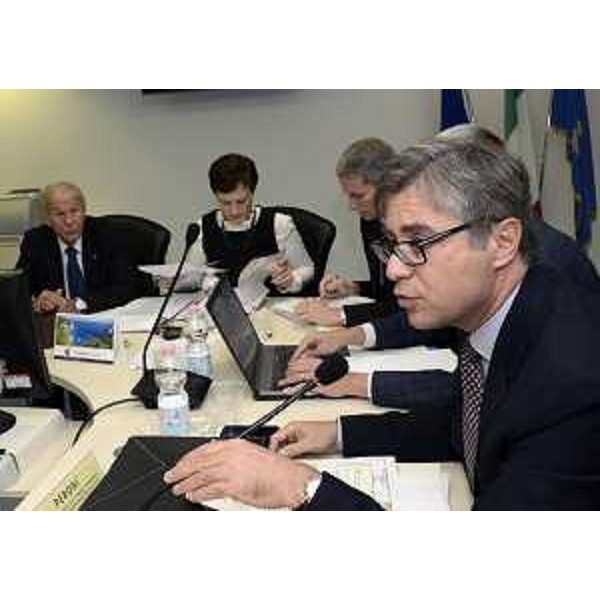Francesco Peroni (Assessore regionale Finanze, Patrimonio, Coordinamento e Programmazione Politiche economiche e comunitarie) durante la riunione del Consiglio delle Autonomie Locali (CAL) - Udine 13/11/2014