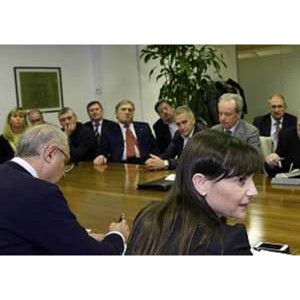 Debora Serracchiani (Presidente Regione Friuli Venezia Giulia) al Tavolo di concertazione con le parti sociali, convocato per illustrare la Finanziaria regionale 2015 - Udine 13/11/2014