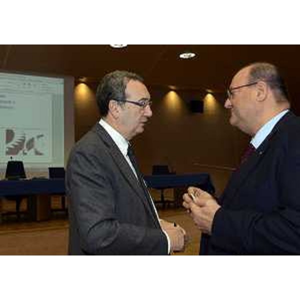 Sergio Bolzonello (Vicepresidente Regione FVG e assessore Attività produttive) ed Enzo Lorenzon (Presidente Consorzio Sviluppo Industriale Comune Monfalcone) nell'Auditorium della Regione FVG - Udine 13/11/2014
