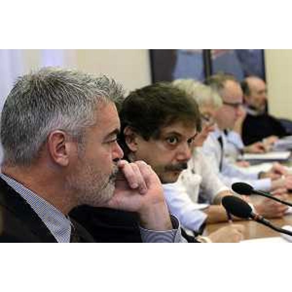 Paolo Panontin (Assessore regionale Funzione pubblica e Autonomie locali) e Vincenzo Martines (Presidente V Commissione consiliare) in V Commissione consiliare per l'approvazione del ddl di "Riordino del sistema Regione - Autonomie locali nel Friuli Venezia Giulia" - Trieste 13/11/2014