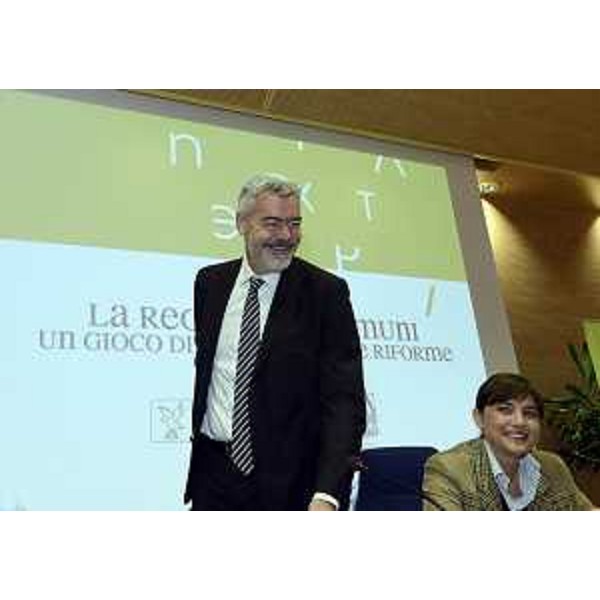Paolo Panontin (Assessore regionale Funzione pubblica e Autonomie locali) e Debora Serracchiani (Presidente Regione Friuli Venezia Giulia) al convegno "La Regione e i Comuni: un gioco di squadra per le Riforme", organizzato da ForSer FVG in collaborazione con ANCI FVG - Udine 10/11/2014