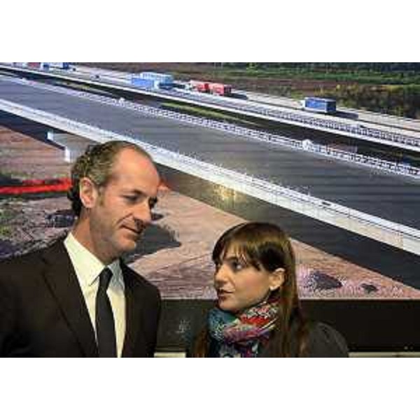 I presidenti di Regione Luca Zaia (Veneto) e Debora Serracchiani (Friuli Venezia Giulia) alla cerimonia d'inaugurazione ufficiale del primo lotto della terza corsia dell'Autostrada A4, sul nuovo ponte sul fiume Piave - Noventa di Piave 17/11/2014