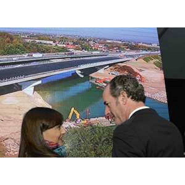 I presidenti di Regione Debora Serracchiani (Friuli Venezia Giulia) e Luca Zaia (Veneto) alla cerimonia d'inaugurazione ufficiale del primo lotto della terza corsia dell'Autostrada A4, sul nuovo ponte sul fiume Piave - Noventa di Piave 17/11/2014