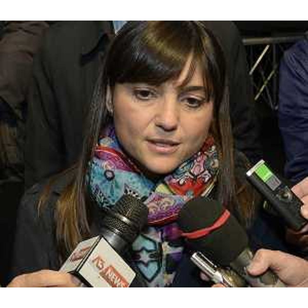 Interviste a Debora Serracchiani (Presidente Regione Friuli Venezia Giulia) alla cerimonia d'inaugurazione ufficiale del primo lotto della terza corsia dell'Autostrada A4, sul nuovo ponte sul fiume Piave - Noventa di Piave 17/11/2014
