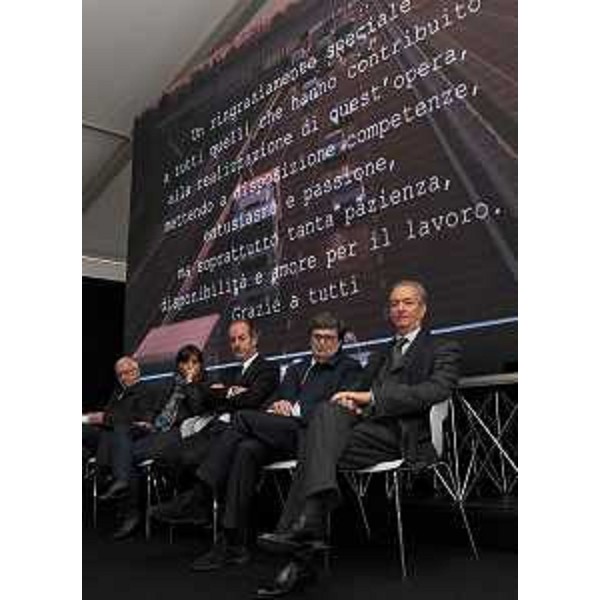 Emilio Terpin (Presidente Autovie Venete S.p.A.), i presidenti di Regione Debora Serracchiani (Friuli Venezia Giulia) e Luca Zaia (Veneto), Maurizio Castagna (Amministratore delegato Autovie Venete S.p.A.) e Giorgio Desideri (Direttore operativo Salini-Impregilo S.p.A.) alla cerimonia d'inaugurazione ufficiale del primo lotto della terza corsia dell'Autostrada A4, sul nuovo ponte sul fiume Piave - Noventa di Piave 17/11/2014
