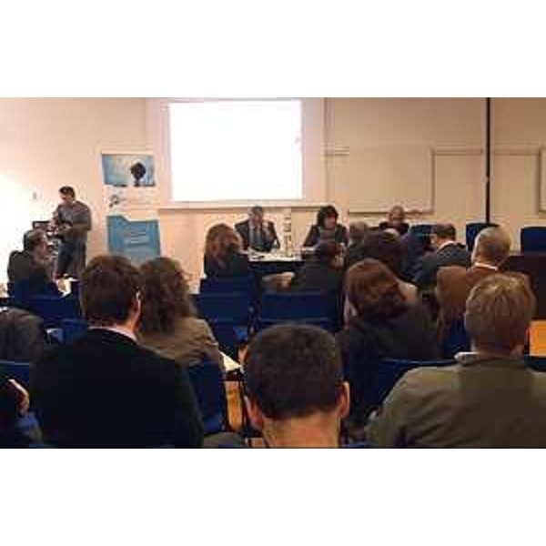 Loredana Panariti (Assessore regionale Lavoro, Formazione e Ricerca) all'incontro "I cluster incontrano le industrie emergenti: scenari e nuovi modelli" al Parco Scientifico e Tecnologico Luigi Danieli - Udine 18/11/2014