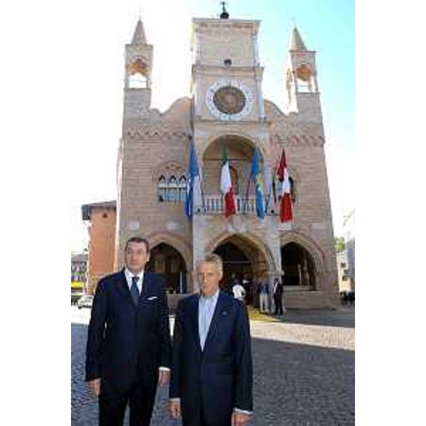 Riccardo Illy (Presidente Regione Friuli Venezia Giulia) con Sergio Bolzonello (Sindaco Pordenone) in occasione della riunione della Giunta regionale a Pordenone. (Pordenone 21/09/07)