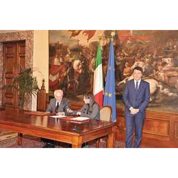 Giovanni Arvedi (Presidente Gruppo Arvedi), Debora Serracchiani (Presidente Regione Friuli Venezia Giulia) e Matteo Renzi (Presidente Consiglio Ministri) - Palazzo Chigi, Roma 21/11/2014