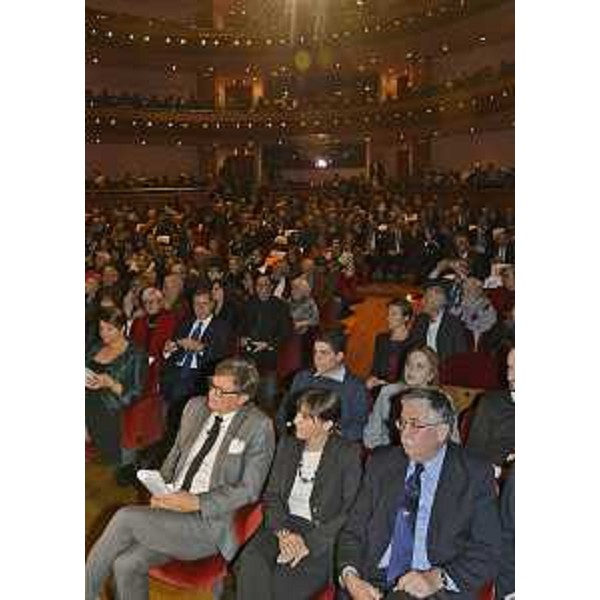 Giovanni Da Pozzo (Presidente Camera Commercio Udine), Debora Serracchiani (Presidente Regione Friuli Venezia Giulia) e Gian Antonio Stella (Giornalista) alla cerimonia di Premiazione del Lavoro e del Progresso economico, della Camera di Commercio, LXI edizione "Nuove prospettive", al Teatro Nuovo - Udine 24/11/2014