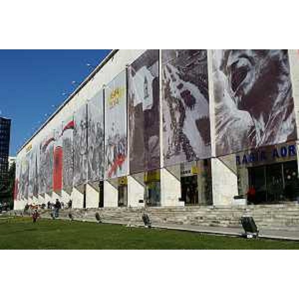 Teatro dell'Opera, dove la FVG Mitteleuropa Orchestra si è esibita nel suo quinto Concerto internazionale - Tirana 24/11/2014