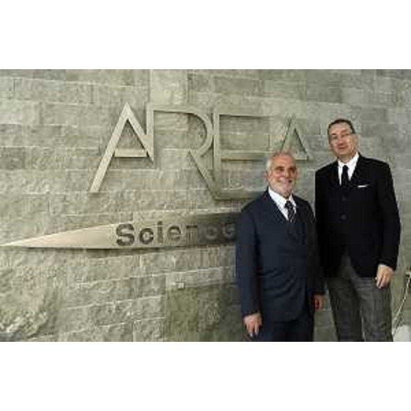 Adriano De Maio (Presidente AREA Science Park) e Sergio Bolzonello (Vicepresidente Regione FVG e assessore Attività produttive) nella sede di AREA Science Park - Padriciano (TS) 25/11/2014