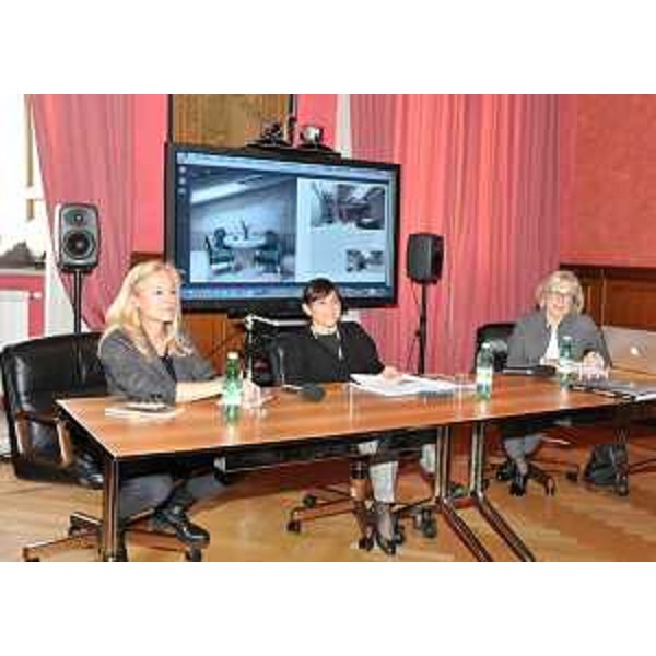Micaela Zucconi Fonseca (Autrice), Debora Serracchiani (Presidente Regione Friuli Venezia Giulia) e Graziella Pasquinucci (Edizioni Idea Books) alla presentazione del libro "Vivere a Trieste" - Roma 28/11/2014