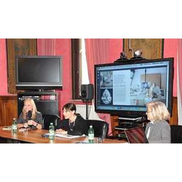 Micaela Zucconi Fonseca (Autrice), Debora Serracchiani (Presidente Regione Friuli Venezia Giulia) e Graziella Pasquinucci (Edizioni Idea Books) alla presentazione del libro "Vivere a Trieste" - Roma 28/11/2014