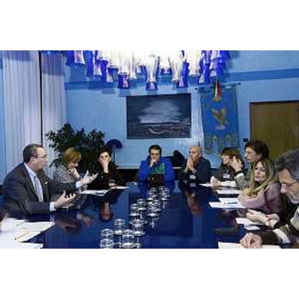 Sergio Bolzonello (Vicepresidente Regione FVG e assessore Attività produttive) incontra i Comitati dei soci prestatori delle Cooperative Operaie di Trieste e della CoopCa di Amaro, in Consiglio regionale - Trieste 28/11/2014