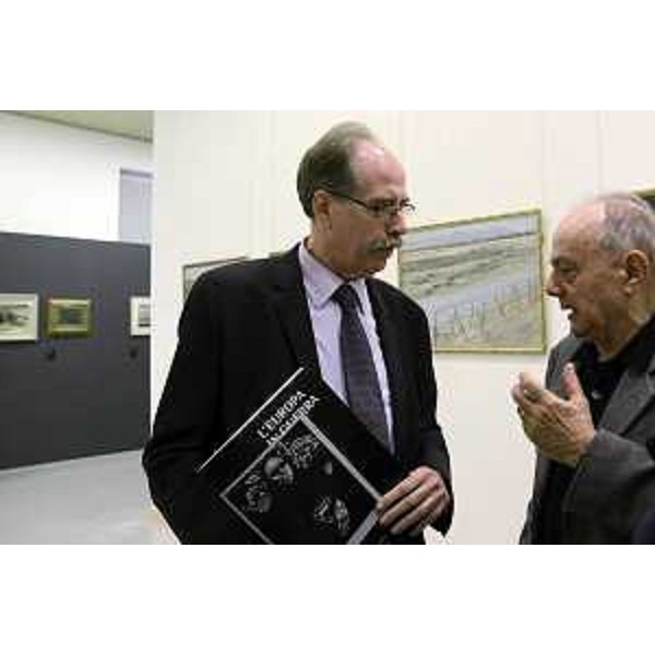 Gianni Torrenti (Assessore regionale Cultura FVG) e Piero del Giudice (Giornalista e scrittore, curatore mostra) alla presentazione della mostra "L'Europa in guerra. Tracce del secolo breve", al Magazzino delle Idee - Trieste 29/11/2014