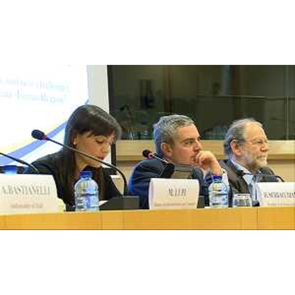 Debora Serracchiani (Presidente Regione Friuli Venezia Giulia) interviene alla tavola rotonda "Transport connecting Europe: from the patchwork to the network" su "Investing in the TEN-T network and new challenges for the EU Strategy for the Adriatic-Ionian Region", nell'ambito del "TECHITALY 2014. Innovative infrastructures for growth" - Bruxelles 03/12/2014