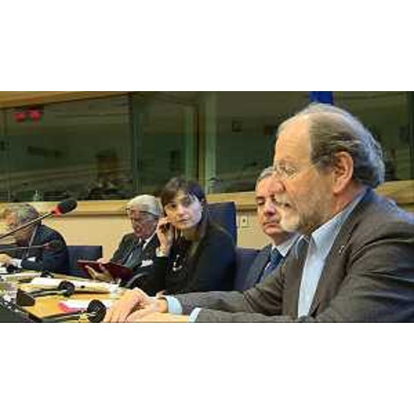 Debora Serracchiani (Presidente Regione Friuli Venezia Giulia) e Michael Cramer (Presidente Commissione Trasporti UE) alla tavola rotonda "Transport connecting Europe: from the patchwork to the network - Investing in the TEN-T network and new challenges for the EU Strategy for the Adriatic-Ionian Region", nell'ambito del "TECHITALY 2014. Innovative infrastructures for growth" - Bruxelles 03/12/2014