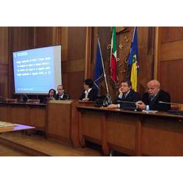 Gli assessori regionali Sara Vito e Gianni Torrenti (Ambiente; Cultura e Sport) all'incontro con associazioni sportive della provincia di Gorizia "Verso la nuova legge in materia di sport", nella Sala consiliare della Provincia - Gorizia 02/12/2014