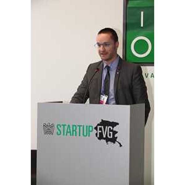 Matteo Di Giusto [Presidente Comitato regionale Gruppo Giovani Imprenditori (GGI) Industria di Confindustria Friuli Venezia Giulia) interviene alla premiazione del concorso STARTUP FVG, nell'Aula Magna dell'ITST "J.F. Kennedy" - Pordenone 03/12/2014 (Foto Stefano Moso)