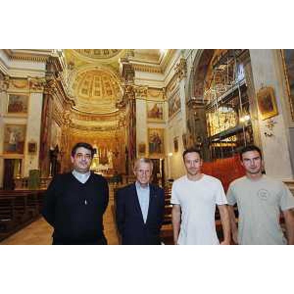 Riccardo Illy (Presidente Regione Friuli Venezia Giulia) visita i lavori di restauro nella Chiesa parrocchiale di Sant'Andrea con il Parroco don Adel Nasr, a Budoia. (Budoia 21/09/07)