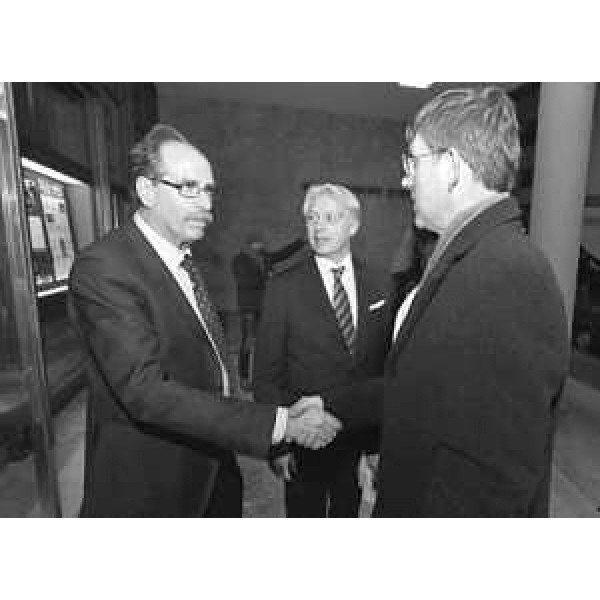 Gianni Torrenti (Assessore Cultura Regione FVG) e Miro Cerar (Capo Governo Slovenia) alla prima del progetto musical-teatrale "Polvere d'oro negli occhi", al Teatro Stabile Sloveno/Kulturni Dom - Trieste 06/12/2014 (Foto Damj@n)