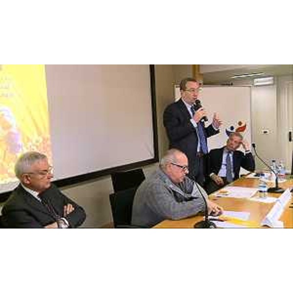 Piero Cappelletti (Direttore generale CRO Aviano), Michelangelo Agrusti (Presidente Fondazione CRO Aviano Onlus), Sergio Bolzonello (Vicepresidente Regione FVG e assessore Attività produttive) e Paolo De Paoli (Direttore scientifico CRO Aviano) al convegno "CRO meets Industry 2014. From biomedical research to market" - Aviano 11/12/2014
