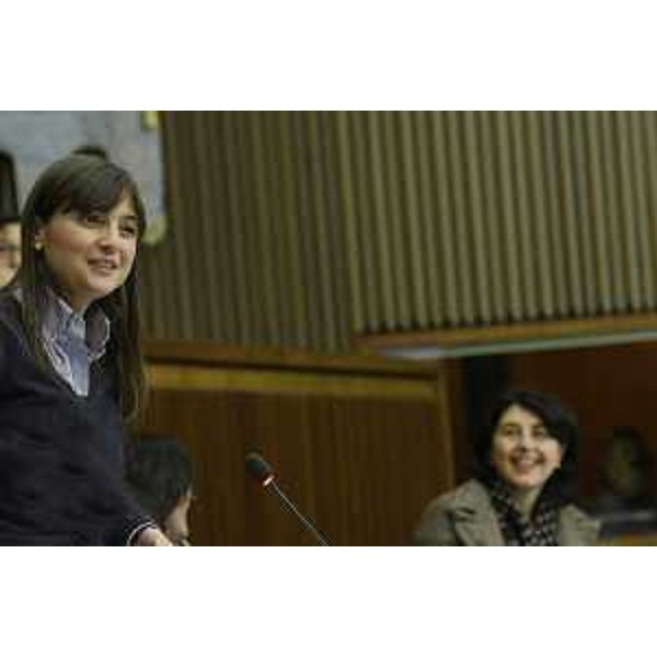 Debora Serracchiani (Presidente Regione Friuli Venezia Giulia) e Mariagrazia Santoro (Assessore regionale Infrastrutture, Mobilità, Pianificazione territoriale, Lavori pubblici, Università) durante i lavori del Consiglio regionale sulla Finanziaria 2015 - Trieste 18/12/2014
