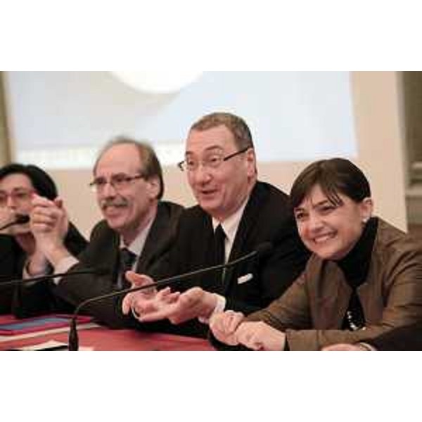 Gli assessori regionali Sara Vito (Ambiente), Gianni Torrenti (Cultura), Sergio Bolzonello (Vicepresidente Regione FVG e assessore Attività produttive) e Debora Serracchiani (Presidente Regione Friuli Venezia Giulia) alla conferenza stampa di fine anno "2014 il coraggio delle scelte" - Trieste 19/12/2014