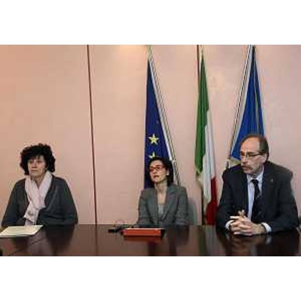 Gli assessori regionali Loredana Panariti (Lavoro e Formazione), Sara Vito (Ambiente ed Energia) e Gianni Torrenti(Cultura, Sport e Solidarietà) alla conferenza stampa d'illustrazione dei riflessi della Finanziaria regionale 2015 per la provincia di Gorizia - Gorizia 20/12/2014