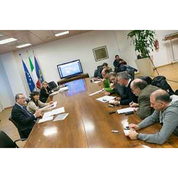 Sergio Bolzonello (Vicepresidente Regione FVG e assessore Attività produttive) e Debora Serracchiani (Presidente Regione Friuli Venezia Giulia) alla conferenza stampa di presentazione di "Rilancimpresa.FVG - Riforma delle Politiche Industriali" - Udine 20/12/2014