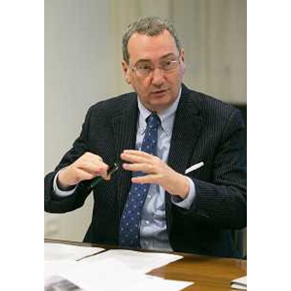 Sergio Bolzonello (Vicepresidente Regione FVG e assessore Attività produttive) alla conferenza stampa di presentazione di "Rilancimpresa.FVG - Riforma delle Politiche Industriali" - Udine 20/12/2014