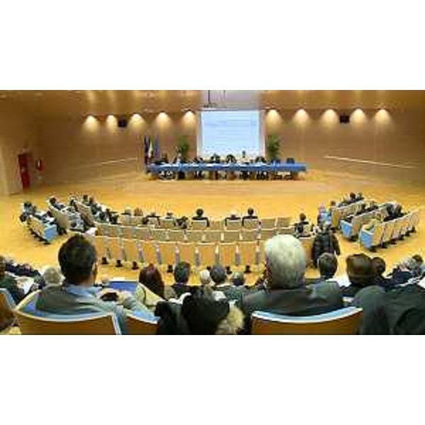 L'incontro "INFORMEST 2020, al servizio del territorio", organizzato dall'Agenzia di Sviluppo e Cooperazione economica internazionale nell'Auditorium della Regione FVG - Udine 08/01/2015