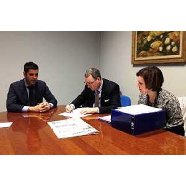 Christian Vaccher (Sindaco Fiume Veneto) e Sergio Bolzonello (Vicepresidente Regione Friuli Venezia Giulia) nell'incontro in Municipio sulla situazione della scuola elementare "Cesare Battisti" - Fiume Veneto 09/01/2015