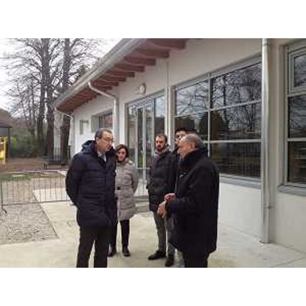Sergio Bolzonello (Vicepresidente Regione Friuli Venezia Giulia), Manuel Giacomazzi (Assessore comunale Istruzione), Christian Vaccher e Maurizio Simonin (Sindaco e vicesindaco Fiume Veneto) durante il sopralluogo all'ala della scuola elementare "Cesare Battisti" costruita negli Anni Settanta - Fiume Veneto 09/01/2015
