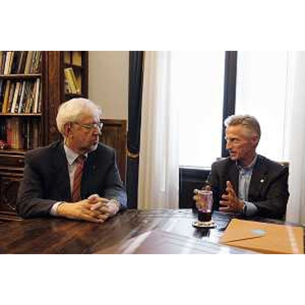 Riccardo Illy (Presidente Regione Friuli Venezia Giulia) con Bojan Brezigar (Direttore Primorski Dnevnik). (Trieste 25/09/07)
