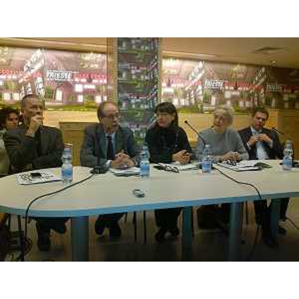 Paolo Tassinari (Assessore Cultura Comune Trieste), Gianni Torrenti (Assessore Cultura Regione FVG), Cristina Sain (Presidente Organizzazione generale Trieste Film Festival) e Maria Teresa Bassa Poropat (Presidente Provincia Trieste) alla presentazione del XXVI Trieste Film Festival, al Magazzino delle Idee - Trieste 10/01/2015