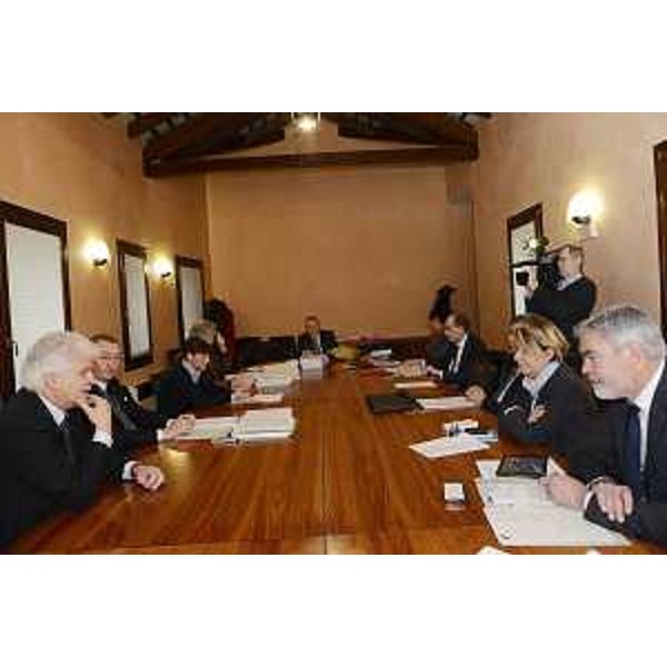La riunione della Giunta regionale, presieduta da Debora Serracchiani (Presidente Regione Friuli Venezia Giulia), con Claudio Pedrotti (Sindaco Pordenone), nella sede della Regione FVG - Pordenone 16/01/2015