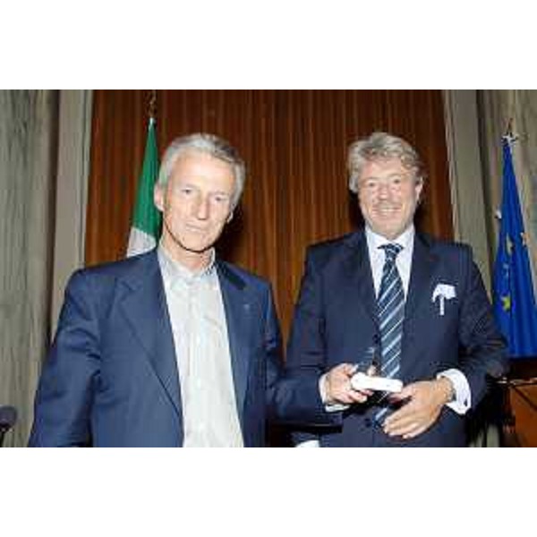 Riccardo Illy (Presidente Regione Friuli Venezia Giulia) e Antonio Paoletti (Presidente CCIAA Trieste) alla presentazione della "Business Key", nuovo e innovativo strumento di E-Government messo a punto da Infocamere, presso la Sala Maggiore della Camera di Commercio di Trieste. (Trieste 27/09/07)