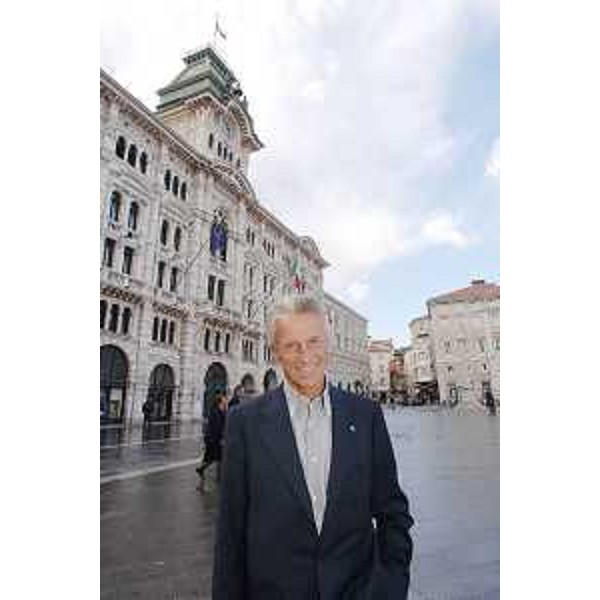 Riccardo Illy (Presidente Regione Friuli Venezia Giulia) in Piazza Unità d'Italia a Trieste. (Trieste 27/09/07)