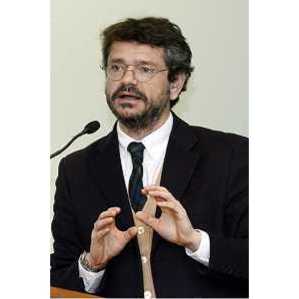 Andrea Segrè (Università Bologna) interviene al convegno "Irrigazione, tecnologia e sostenibilità per l'agricoltura dei prossimi 50 anni" di apertura di "Agriest Tech Focus" - Udine 22/01/2015