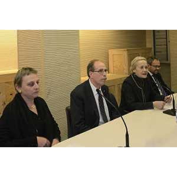 Laura Dal Prà (Direttore Castello Buon Consiglio - Trento), Gianni Torrenti (Assessore regionale Cultura), Maria Teresa Bassa Poropat (Presidente Provincia Trieste) e Giuseppe Ferrandi (Direttore Fondazione Museo Storico - Trentino) all'incontro "Artisti e soldati: devozione popolare e ribellione nelle trincee della Grande Guerra", nell'ambito della mostra "L'Europa in guerra. Tracce del secolo breve", al Magazzino delle Idee - Trieste 29/01/2015